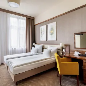 **** Ξενοδοχείο Golden Tulip Center Πολωνία